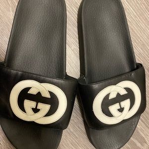 Gucci Pursuit GG logo slides sandals Sz 11